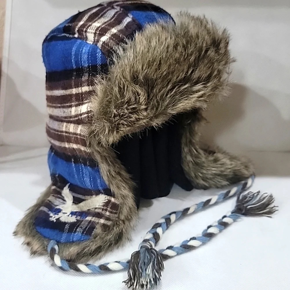 AMERICAN EAGLE OUTFITTERS FLANNEL & FUR HAT CAP BEANIE